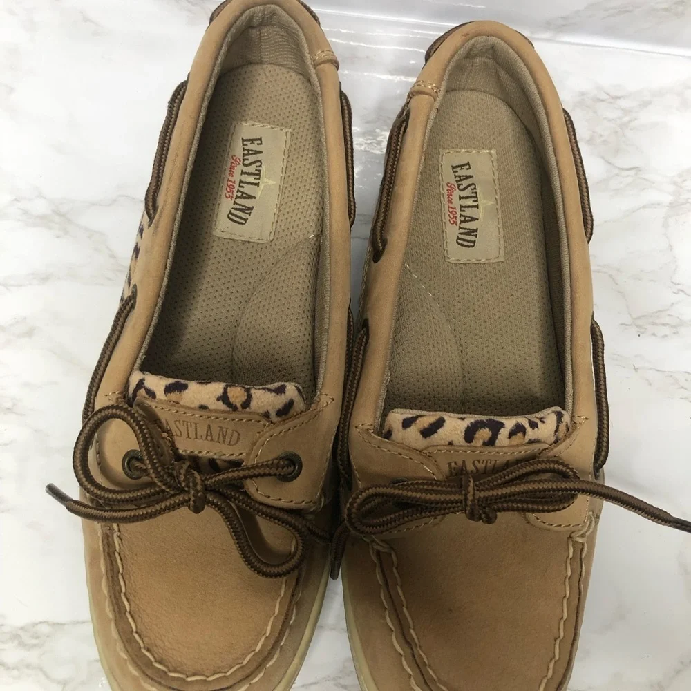 Eastland Sunrise Leather Slip on Boat Shoes In Excellent Like New Condition - Picture 9 of 9